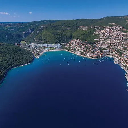 Apartment 1 Bedroom Gorgeous In Gondolici *
