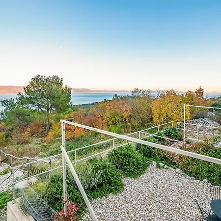 1 Bedroom Gorgeous In Gondolici Apartment