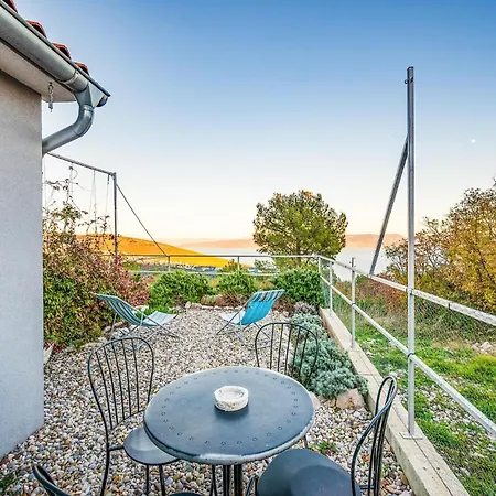 Apartment 1 Bedroom Gorgeous In Gondolici Rabac