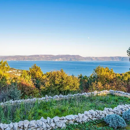 1 Bedroom Gorgeous In Gondolici * Rabac